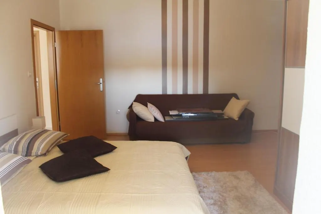 Apartments Roko Kolinda 0*, Bibinje