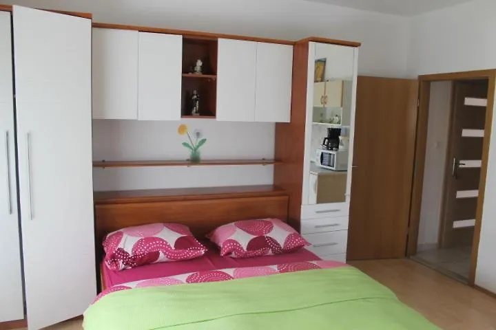 Apartments Roko Kolinda