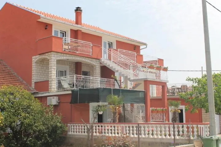 Apartments Roko Kolinda